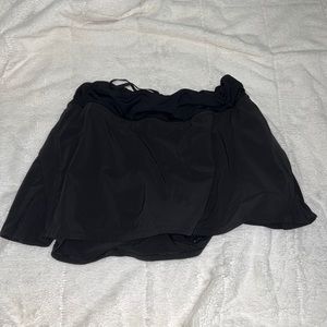 Lululemon Play off the Pleats mid rise skirt
